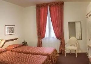 Metropole Hotel